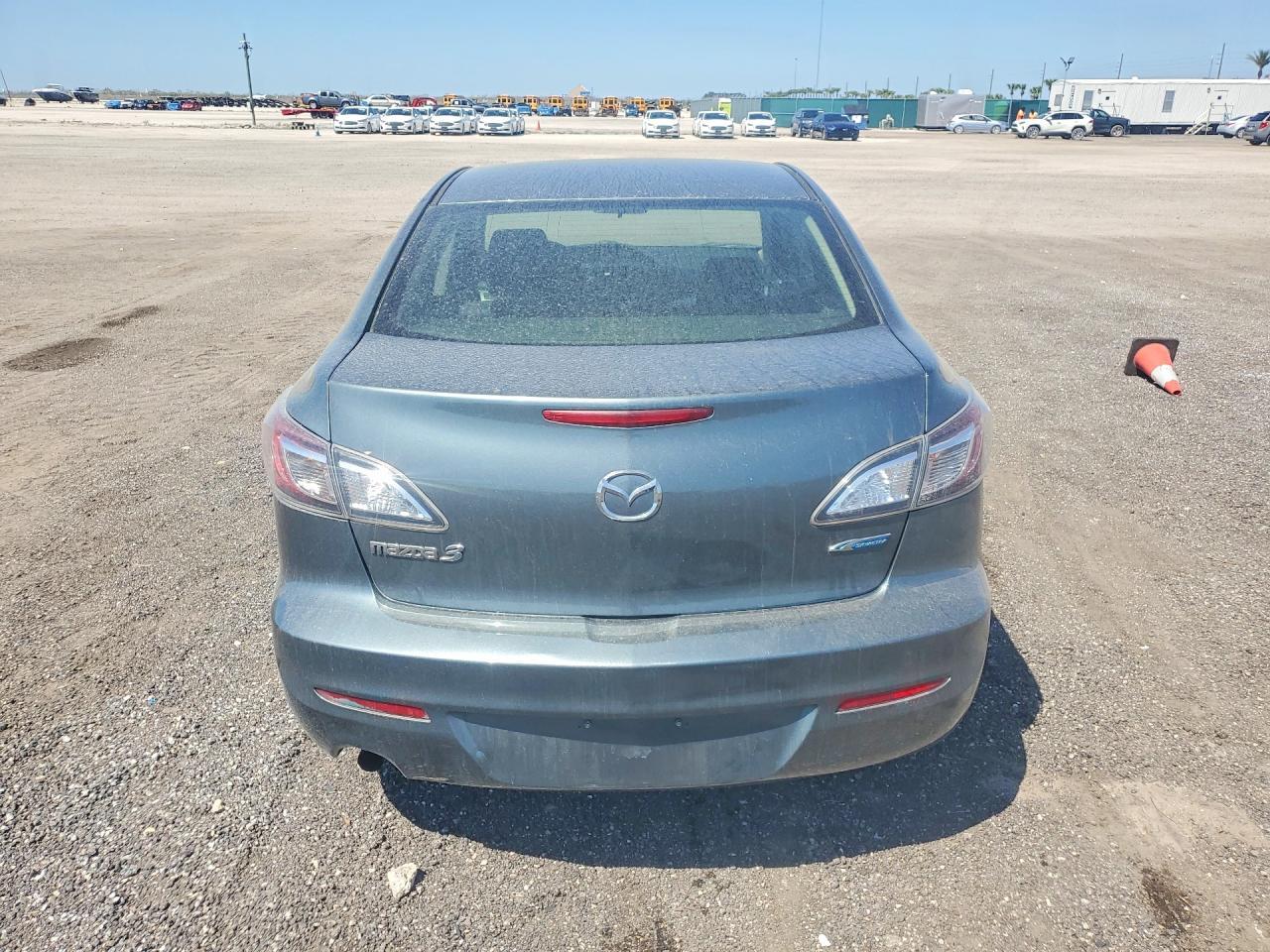 2013 MAZDA 3