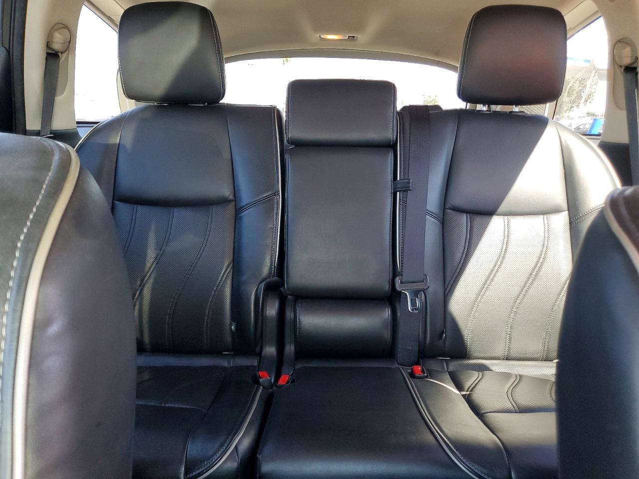2016 INFINITI FX50