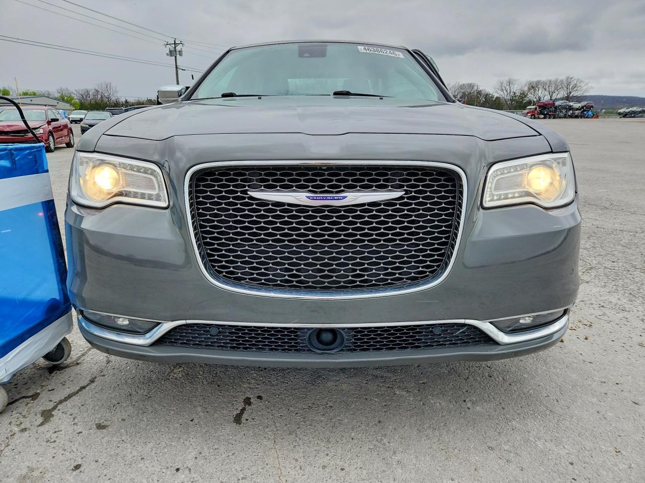 2019 CHRYSLER 300