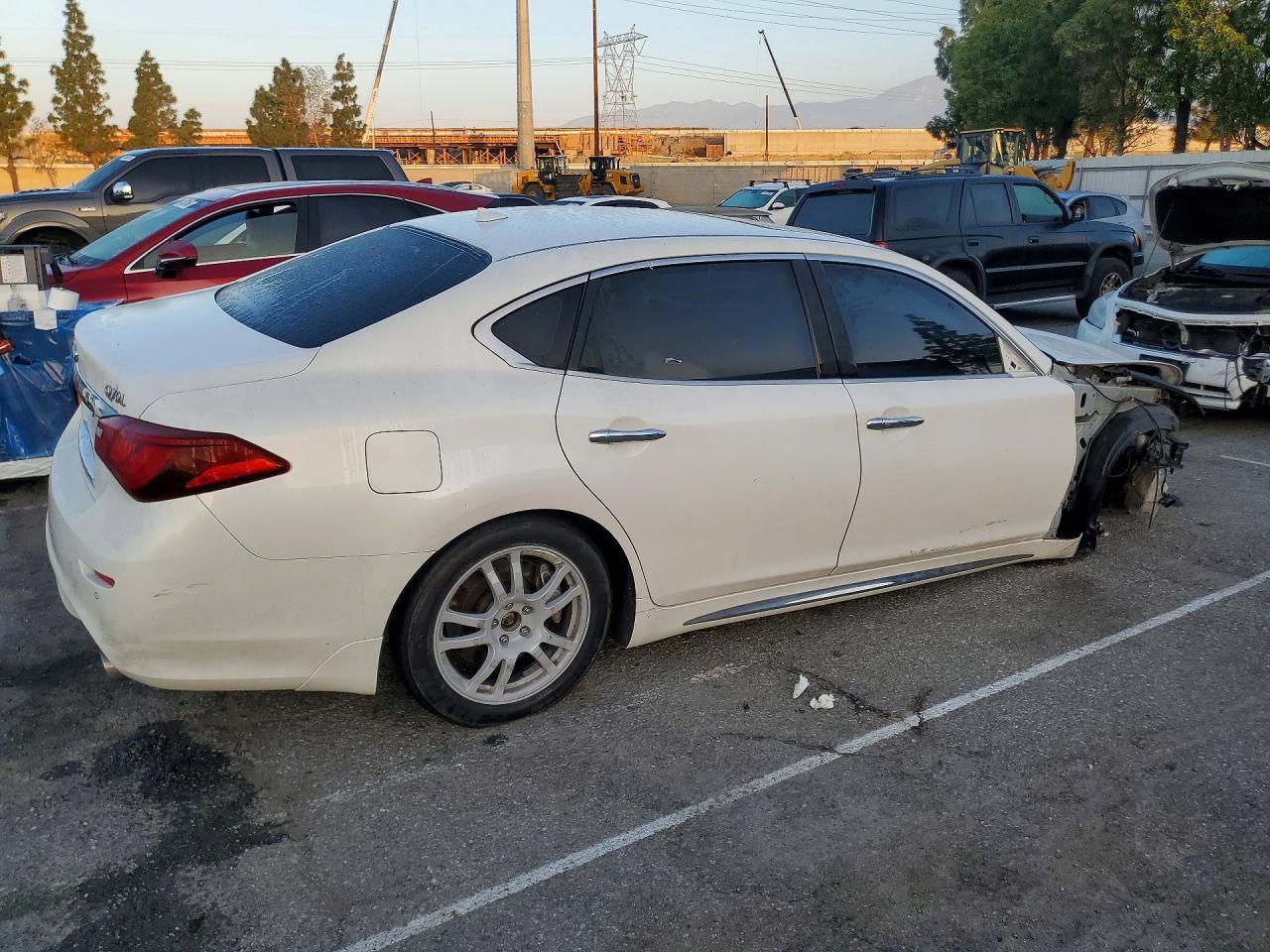 2016 INFINITI Q70