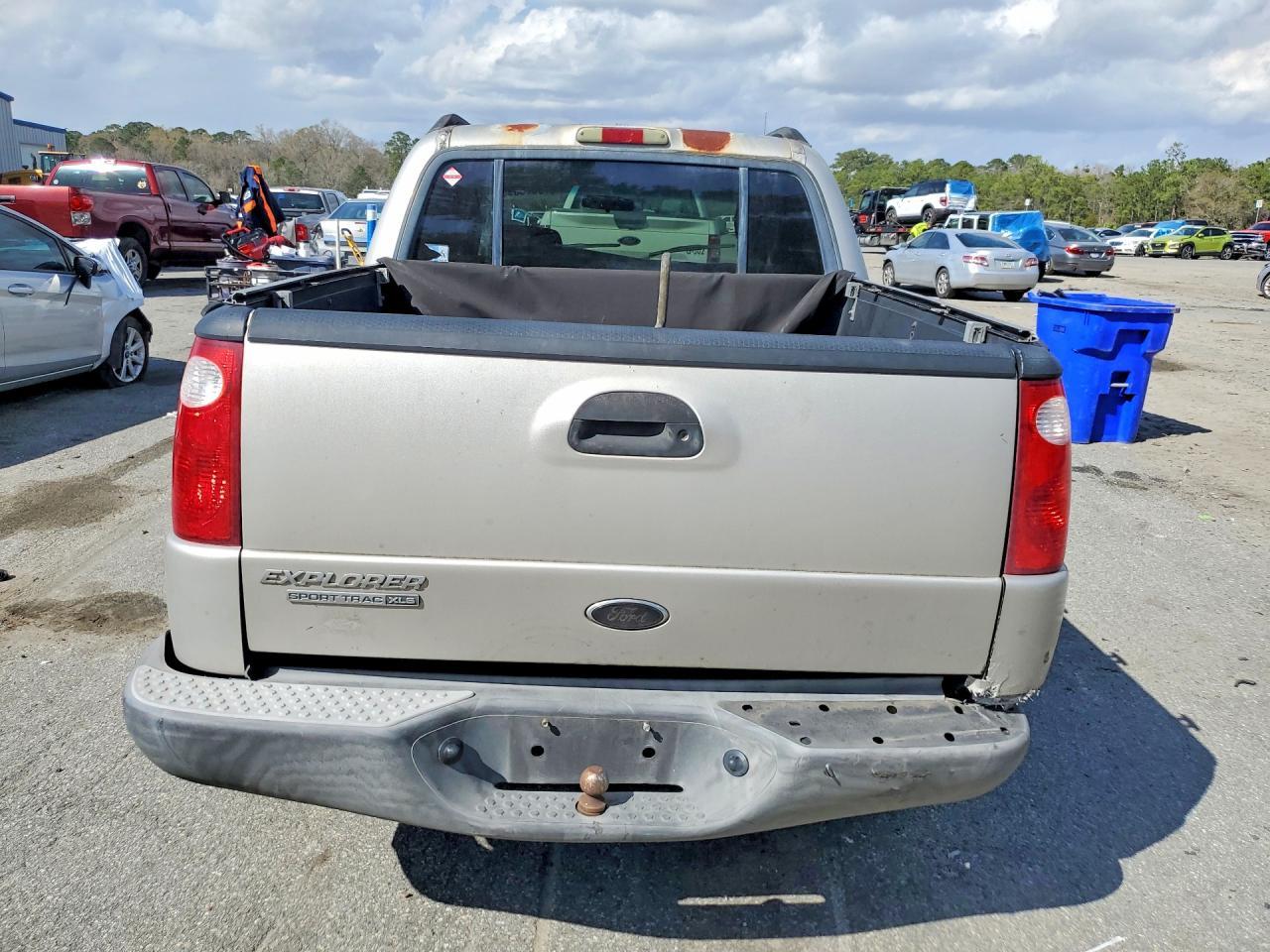 2004 FORD Explorer Sport Trac