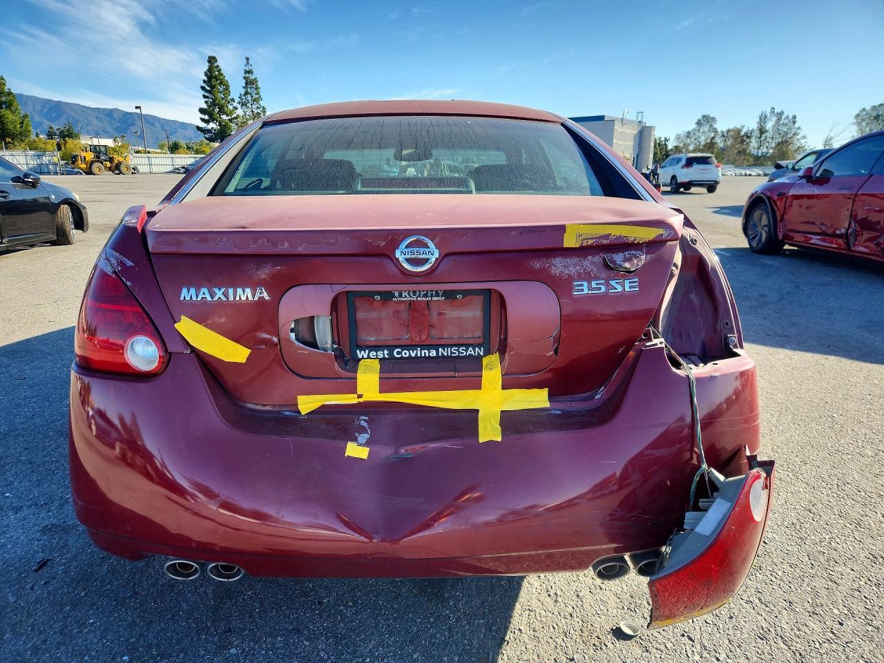 2004 NISSAN Maxima