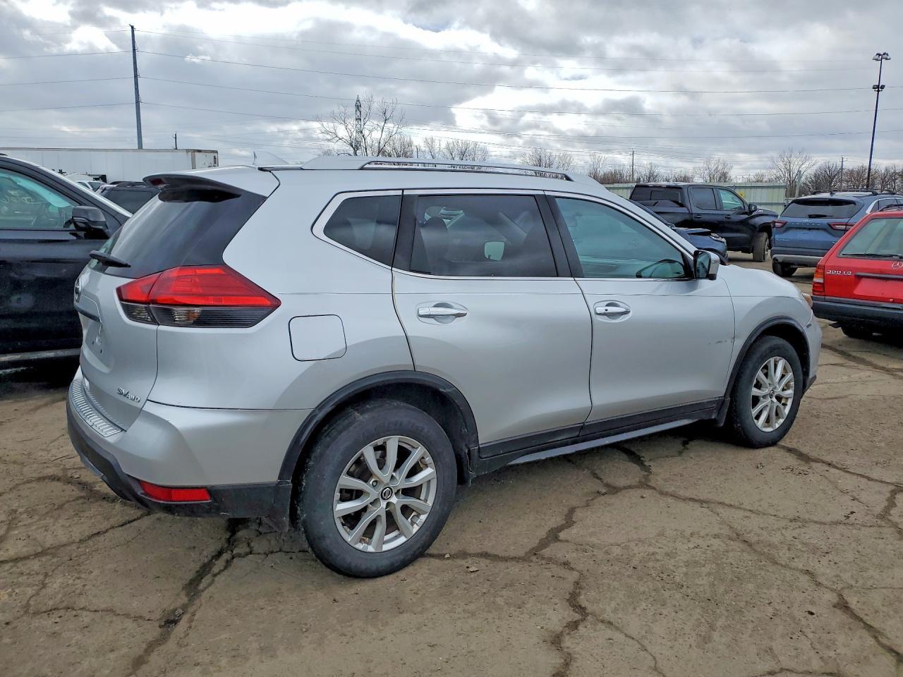 2017 NISSAN ROGUE