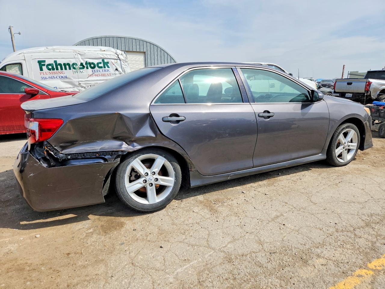 2014 TOYOTA CAMRY