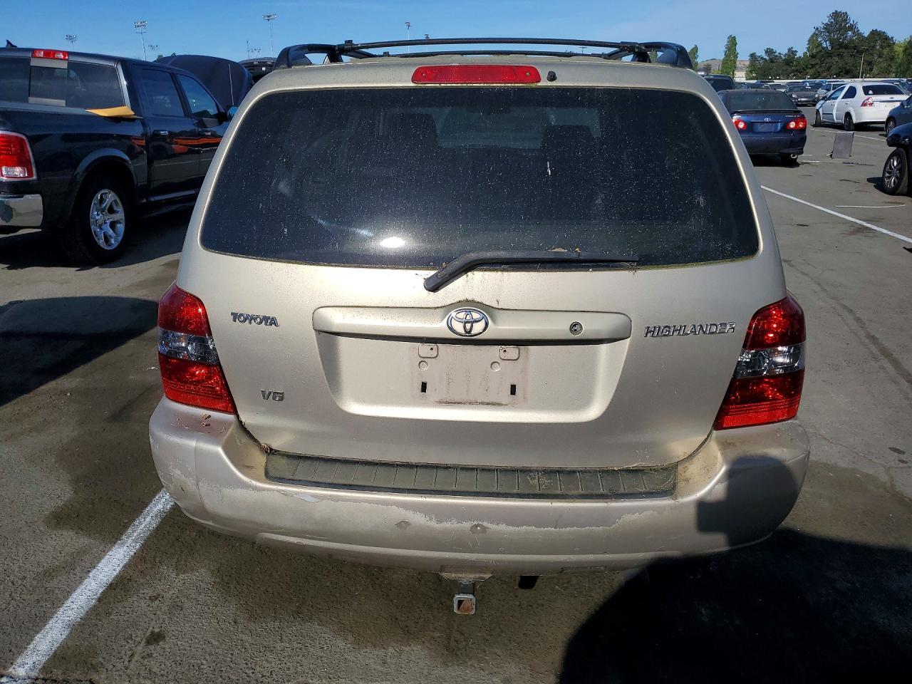 2004 TOYOTA HIGHLANDER