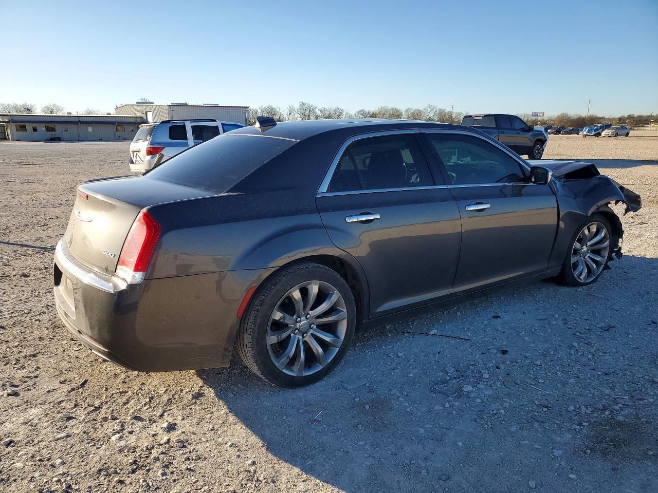 2019 CHRYSLER 300