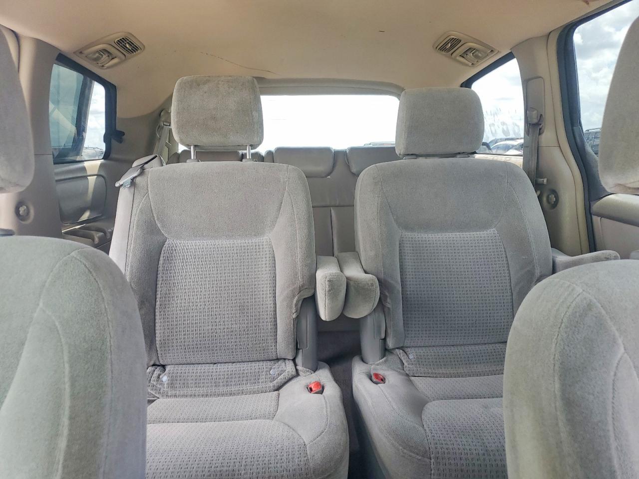 2005 TOYOTA SIENNA