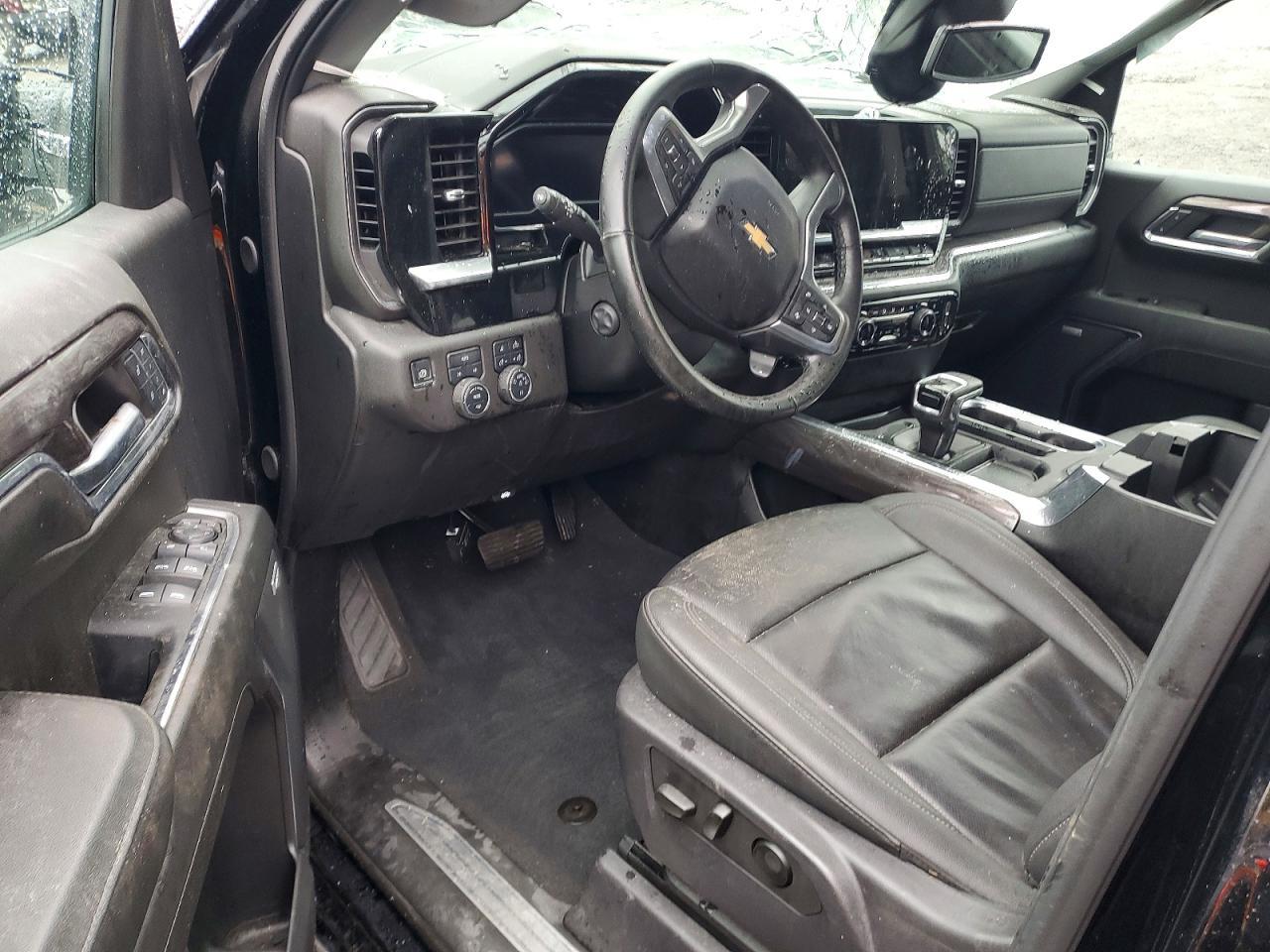 2024 CHEVROLET Silverado