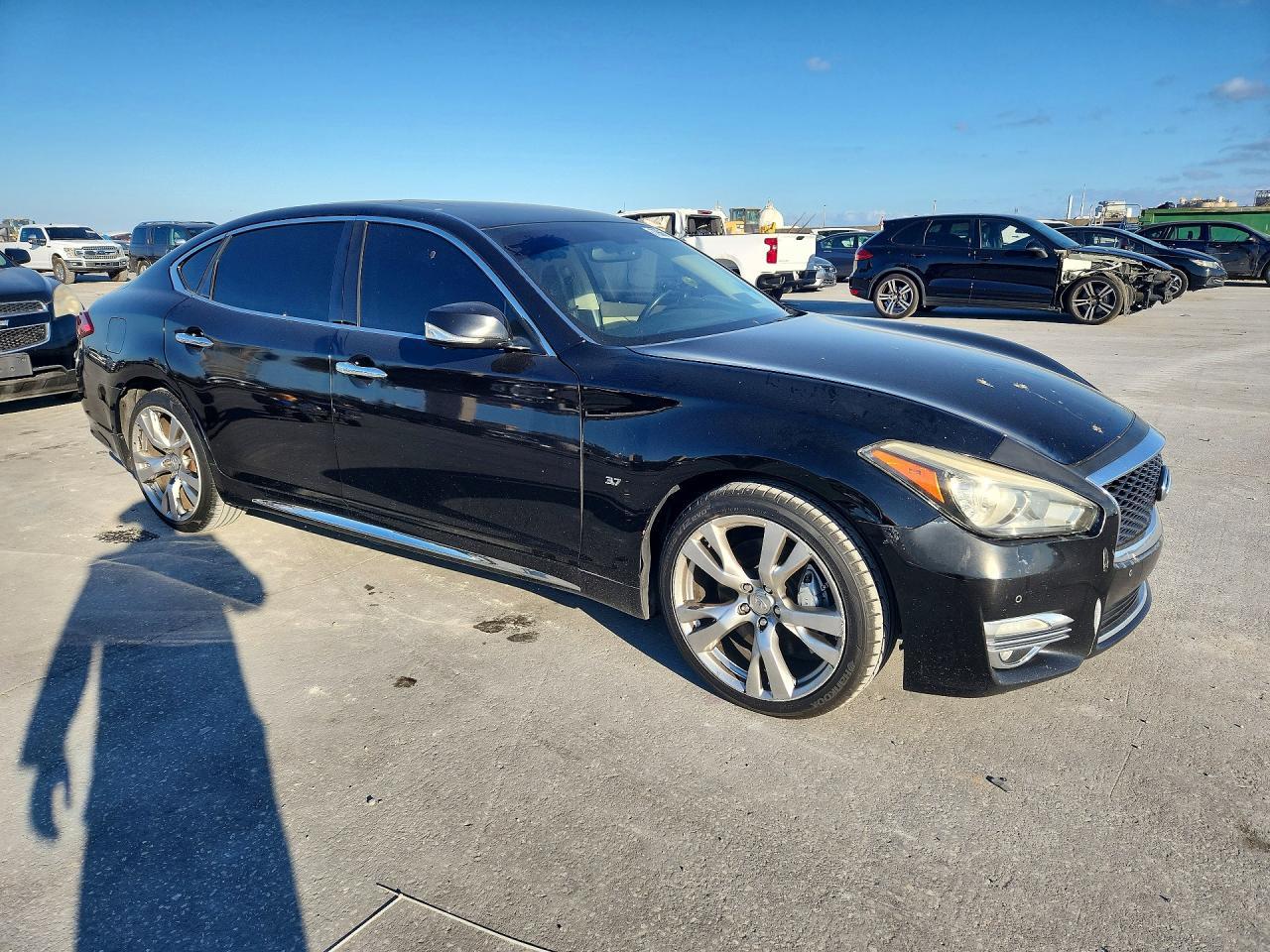 2016 INFINITI Q70