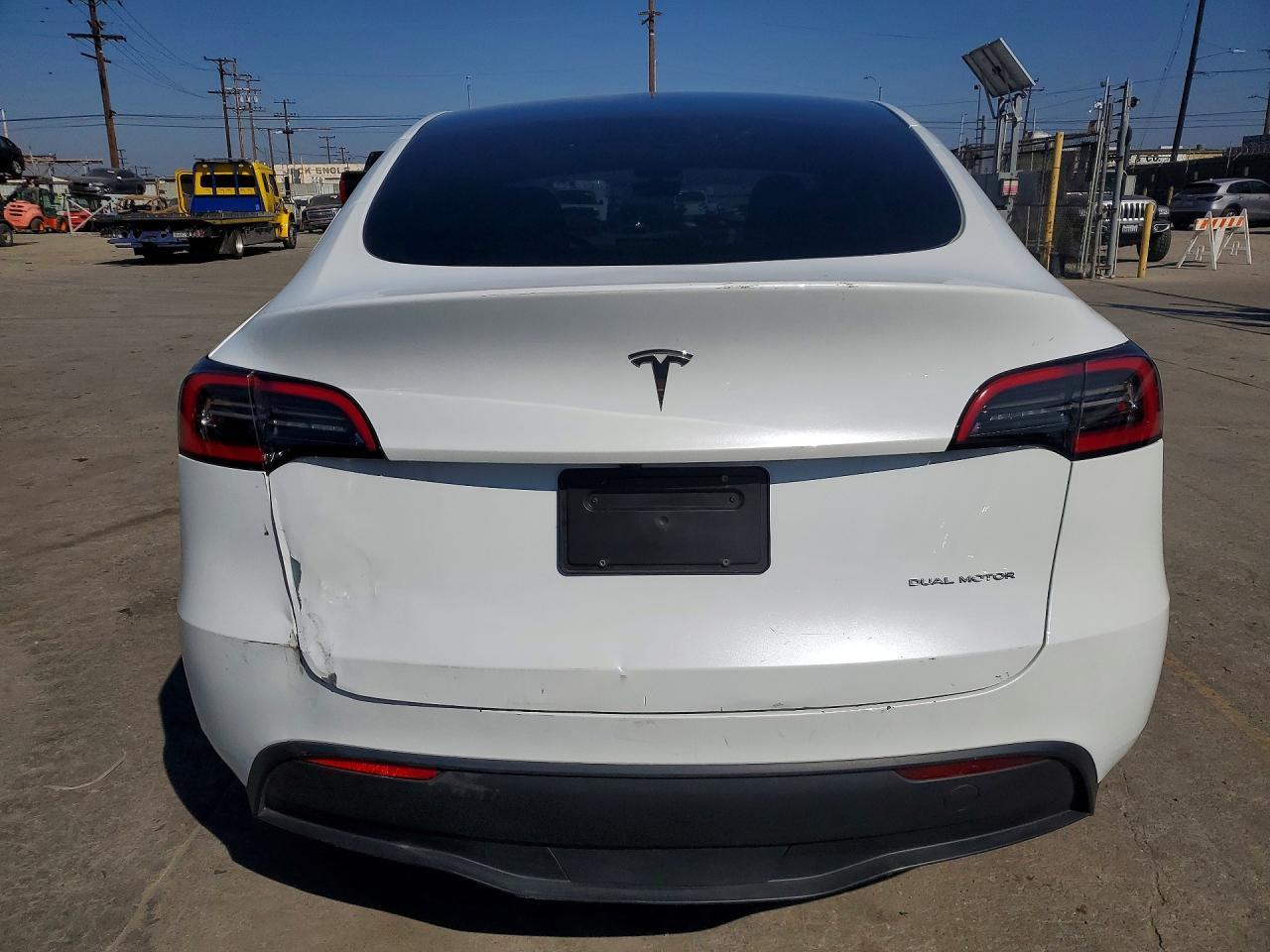 2024 TESLA MODEL Y