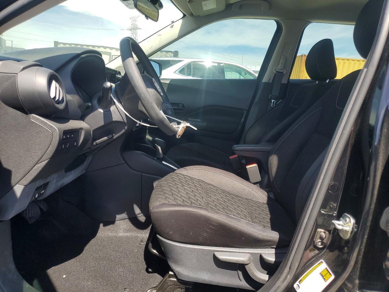 2021 NISSAN KICKS