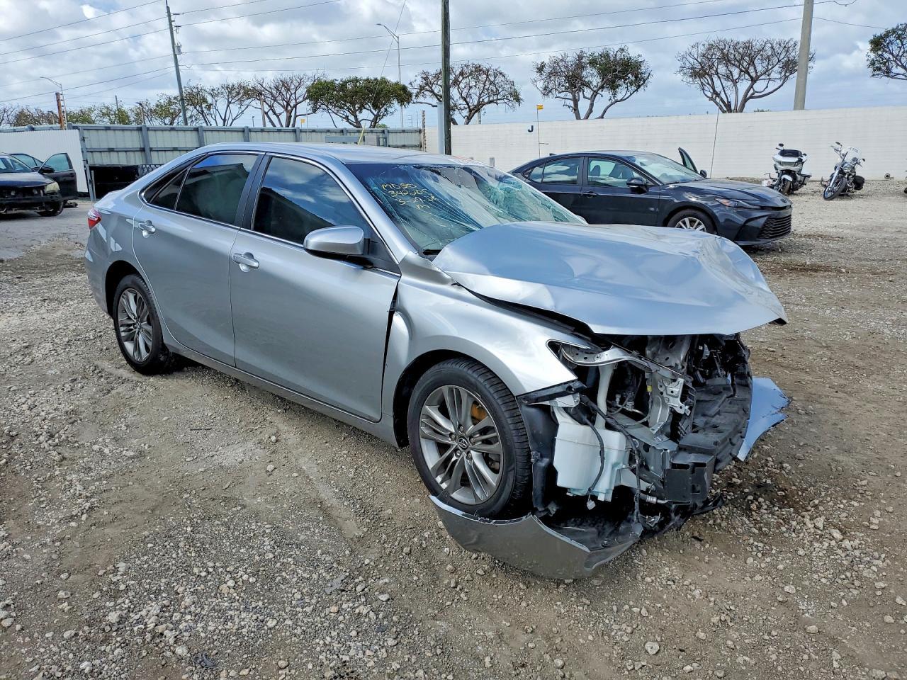 2017 TOYOTA CAMRY