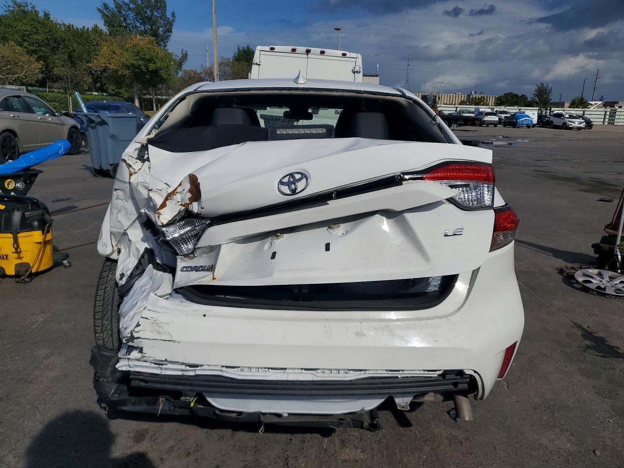 2022 TOYOTA COROLLA
