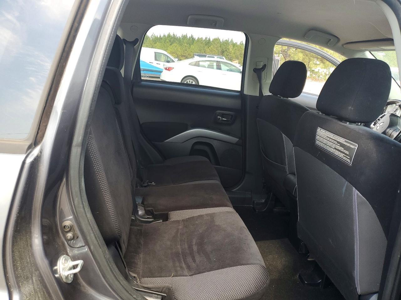 2012 MITSUBISHI outlander