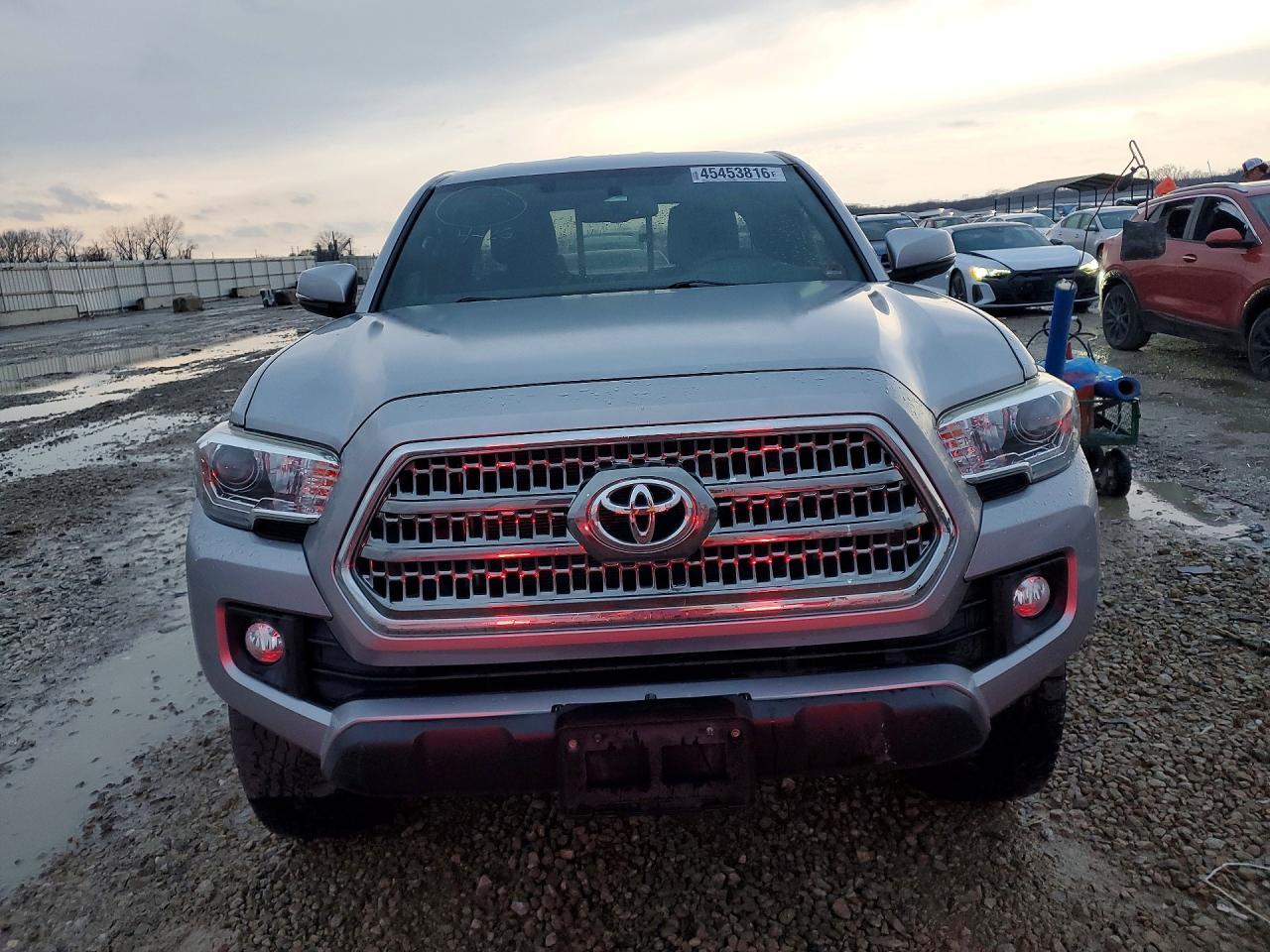 2017 TOYOTA TACOMA