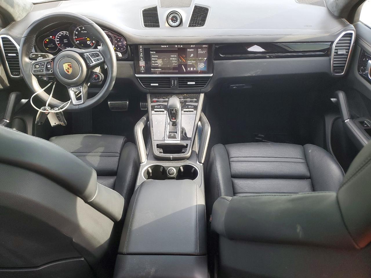 2021 PORSCHE CAYENNE