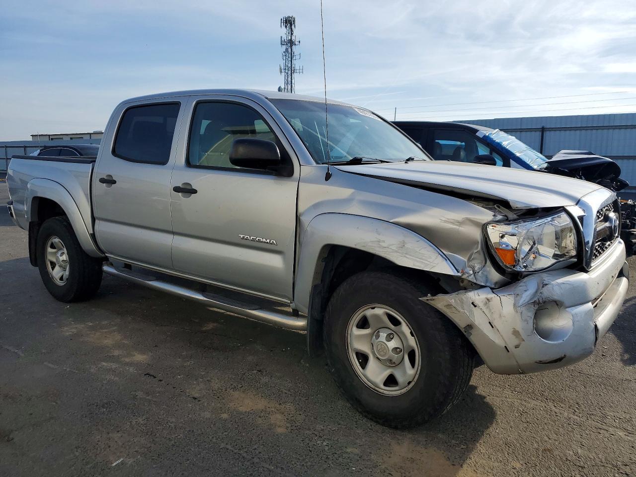 2011 TOYOTA TACOMA
