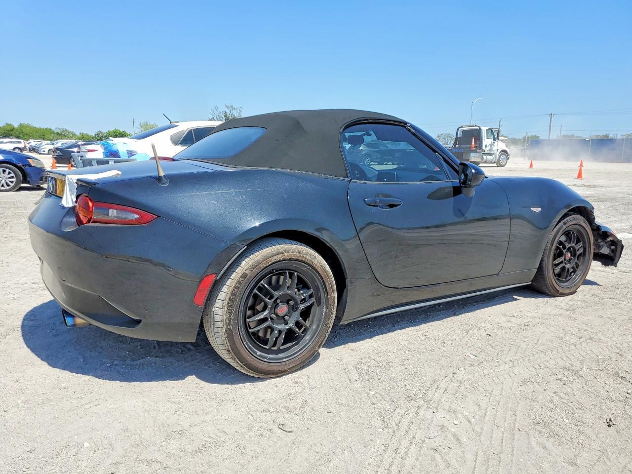 2017 MAZDA MX-5 Miata