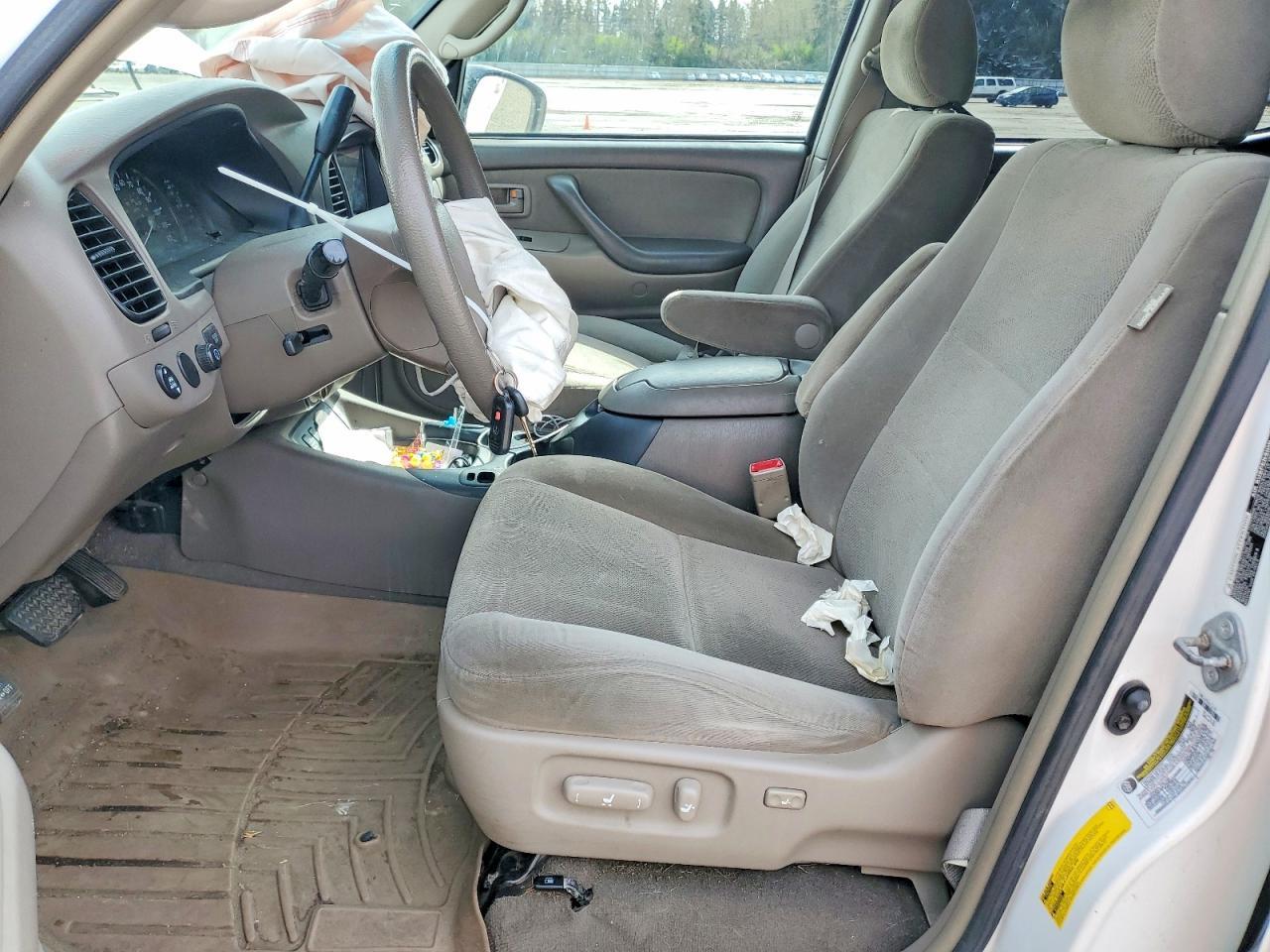 2006 TOYOTA Sequoia
