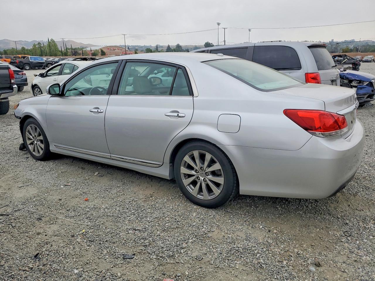 2011 TOYOTA Avalon