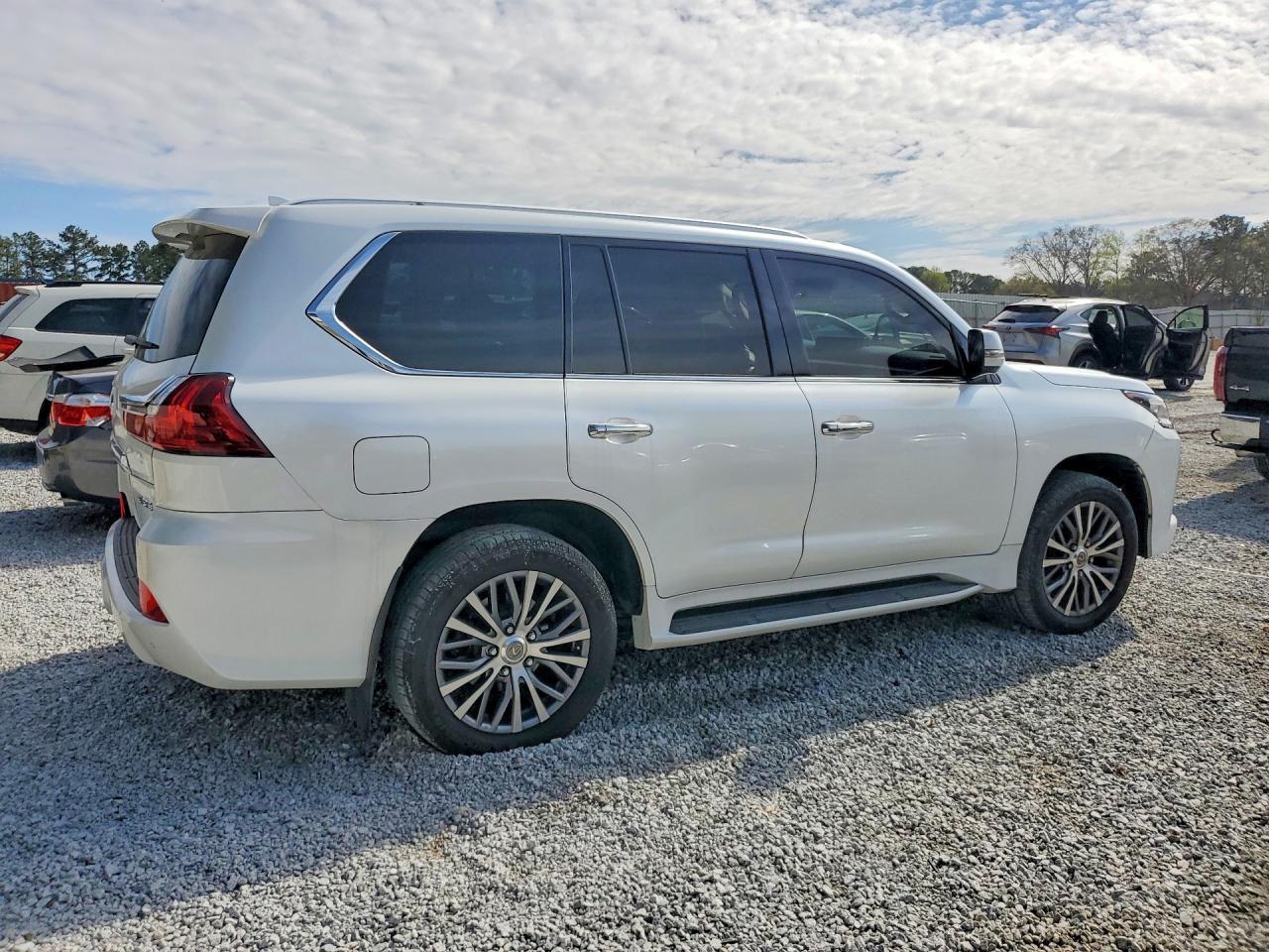 2019 LEXUS LX 570