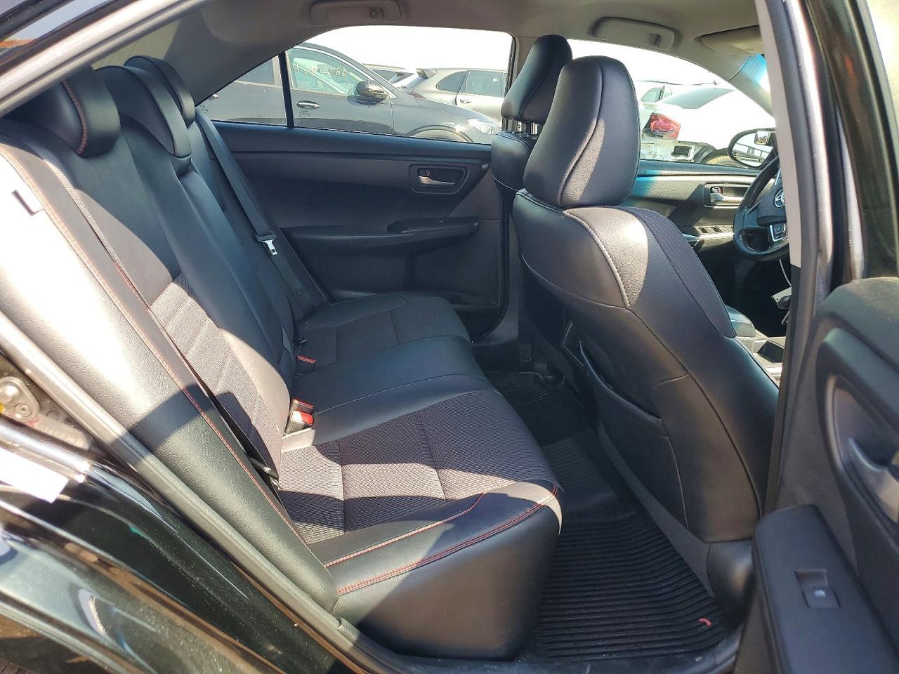 2016 TOYOTA CAMRY