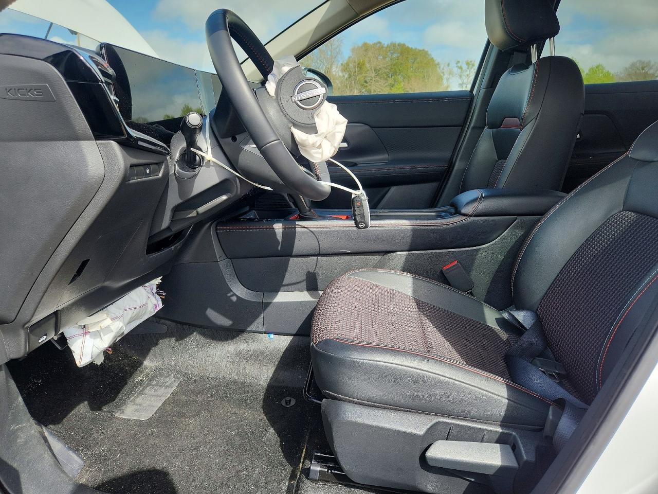 2025 NISSAN KICKS