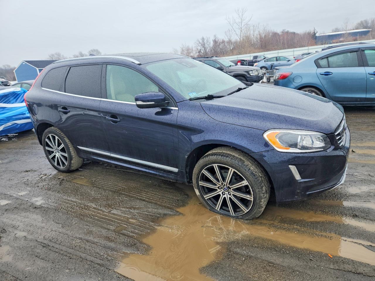 2017 VOLVO XC60
