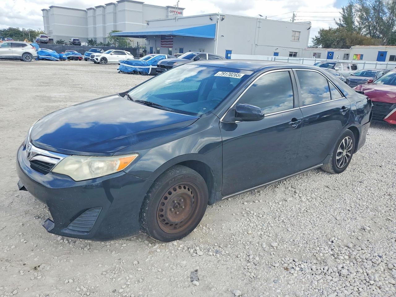 2014 TOYOTA CAMRY