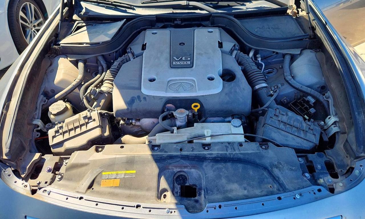 2015 INFINITI Q40