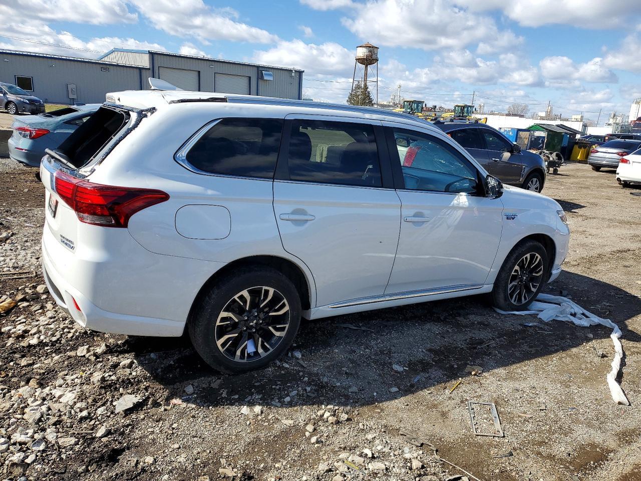 2018 MITSUBISHI outlander