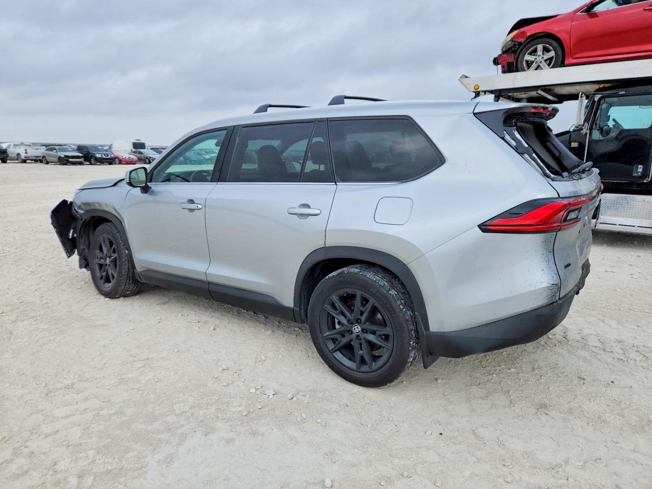 2024 TOYOTA HIGHLANDER