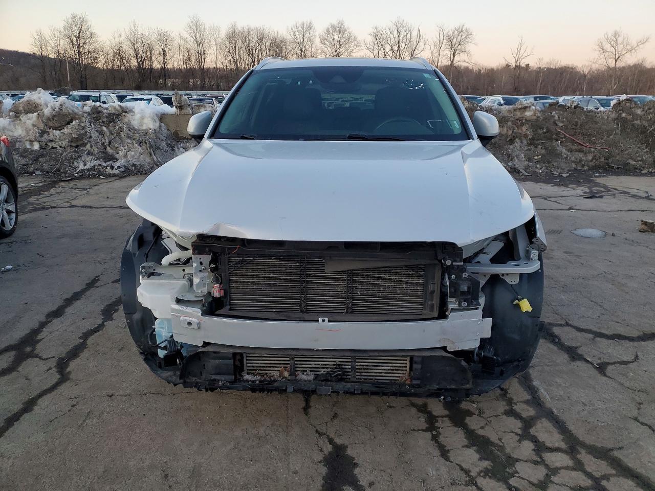 2021 VOLVO XC40