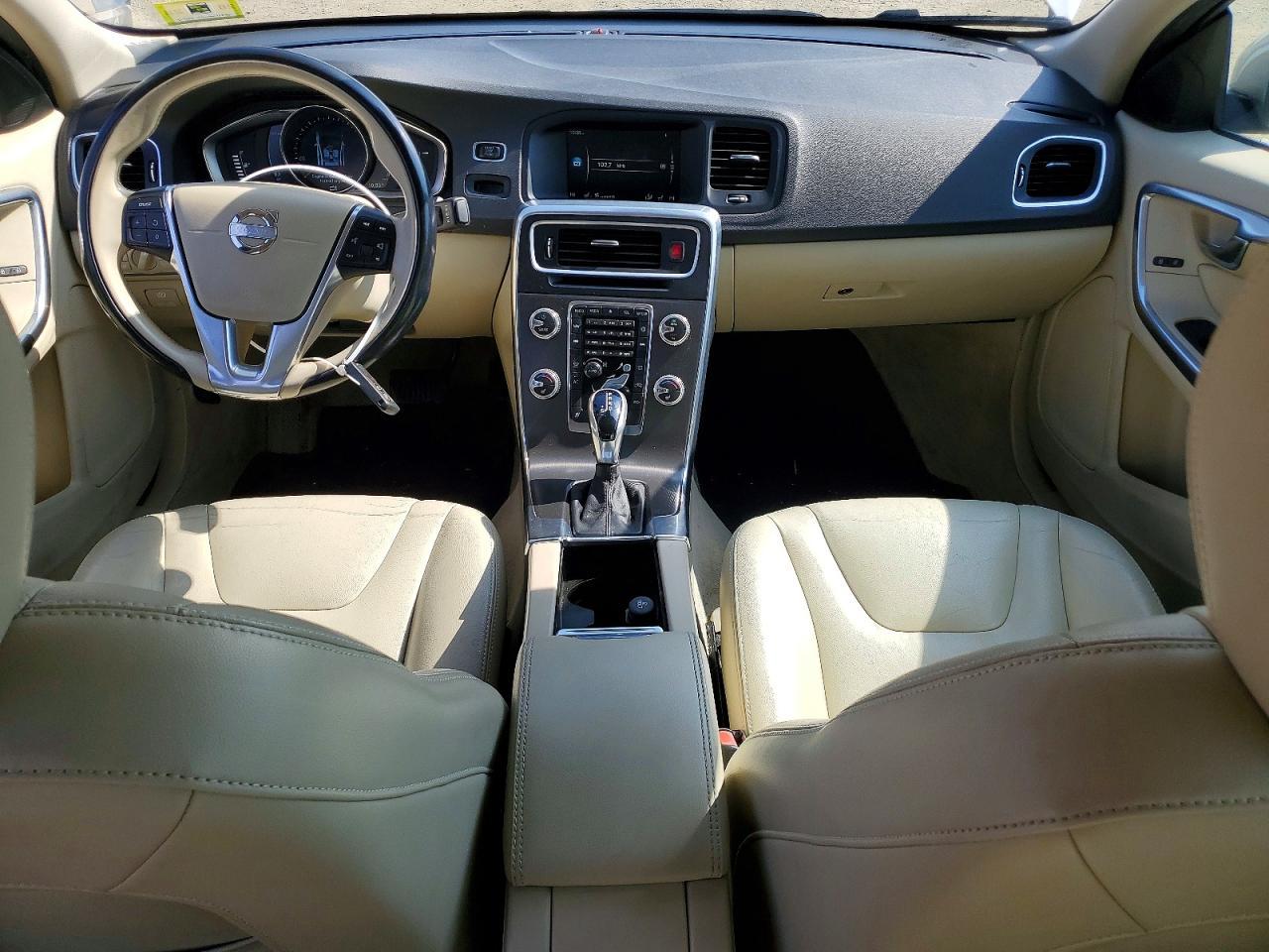 2015 VOLVO S60