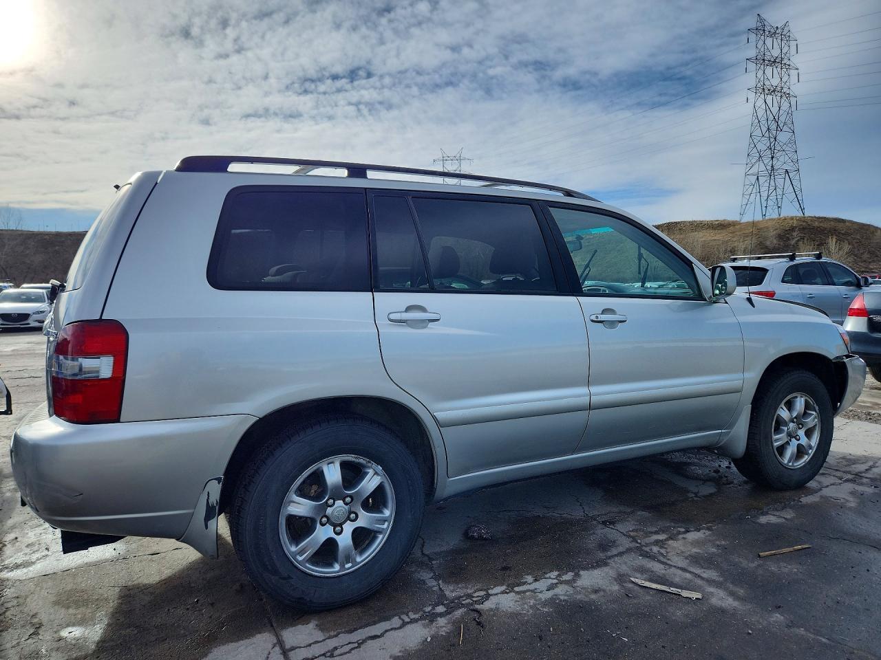 2005 TOYOTA HIGHLANDER