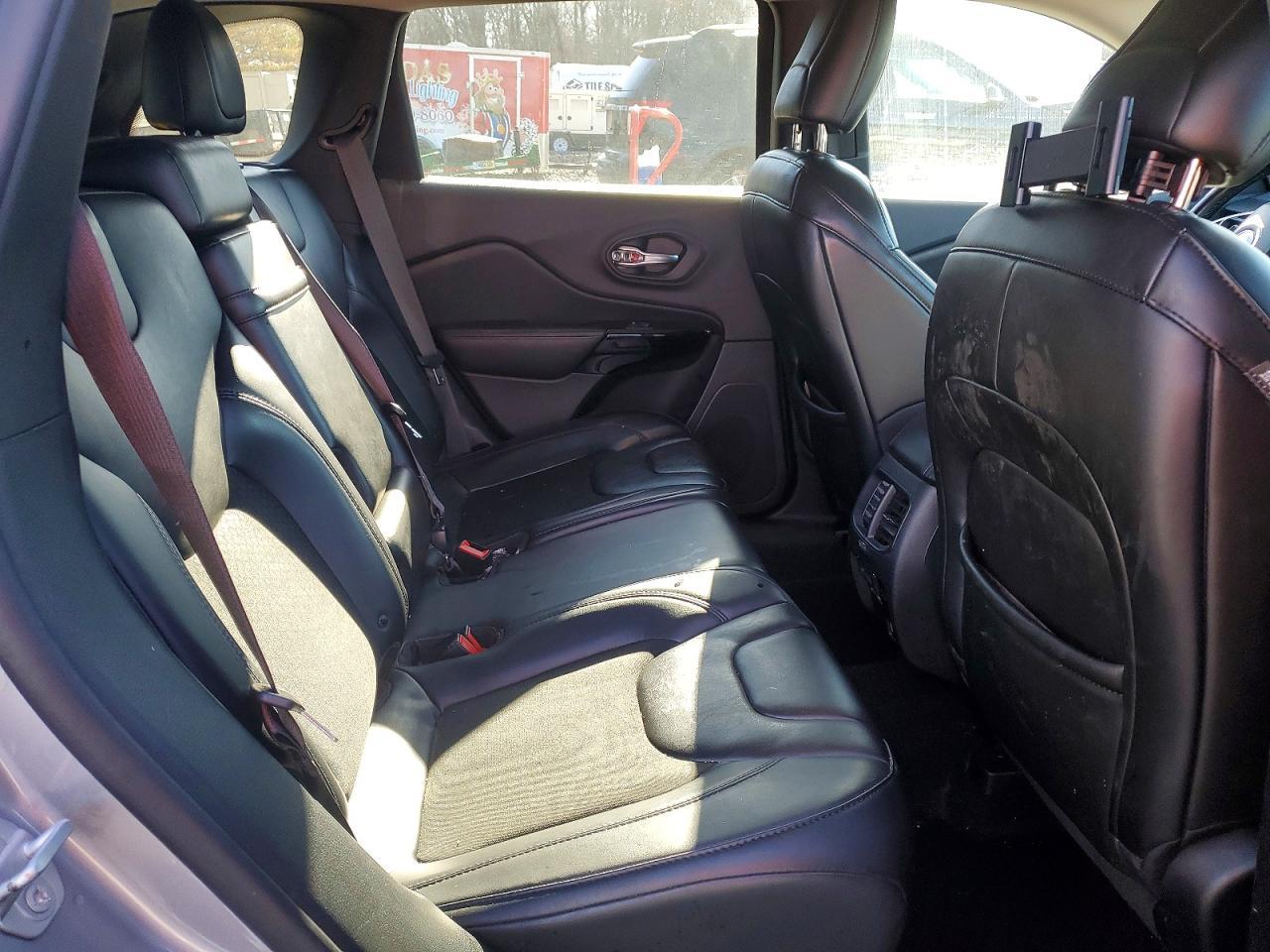 2019 JEEP CHEROKEE
