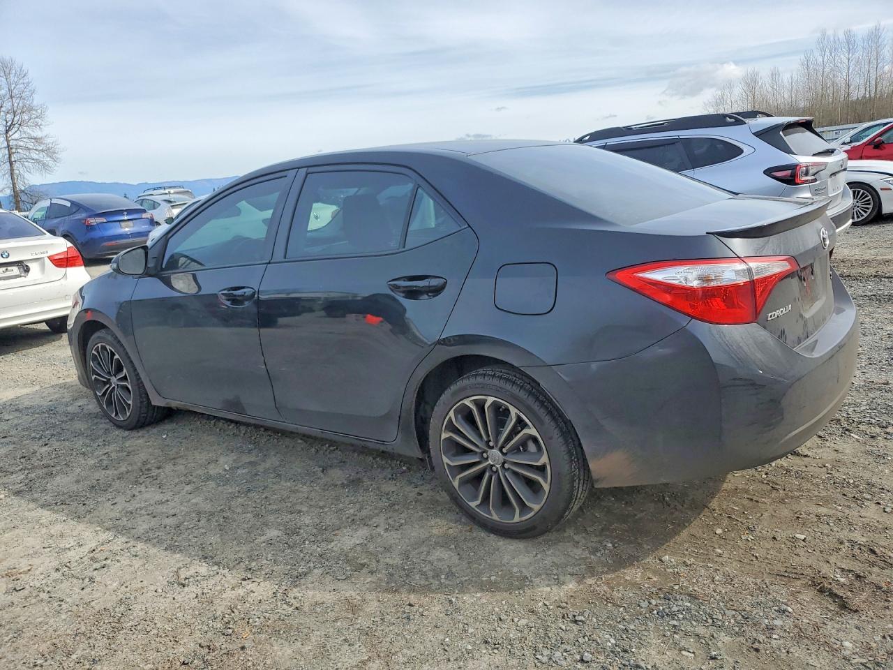 2015 TOYOTA COROLLA