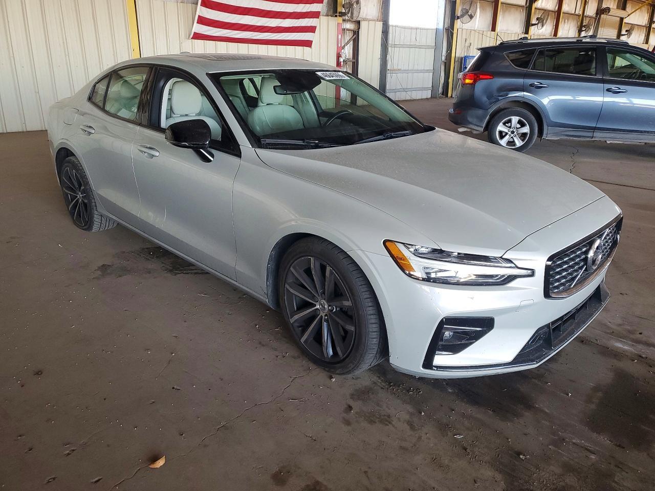 2021 VOLVO S60