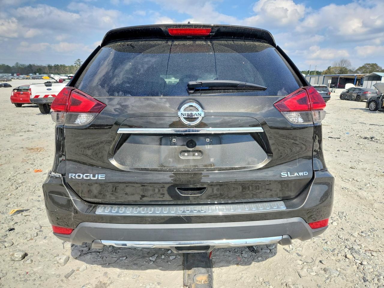 2017 NISSAN ROGUE