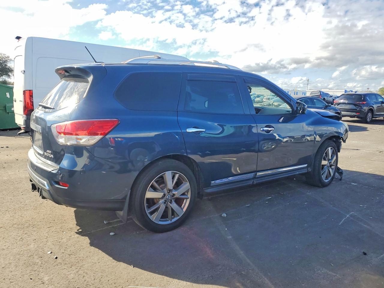 2014 NISSAN PATHFINDER