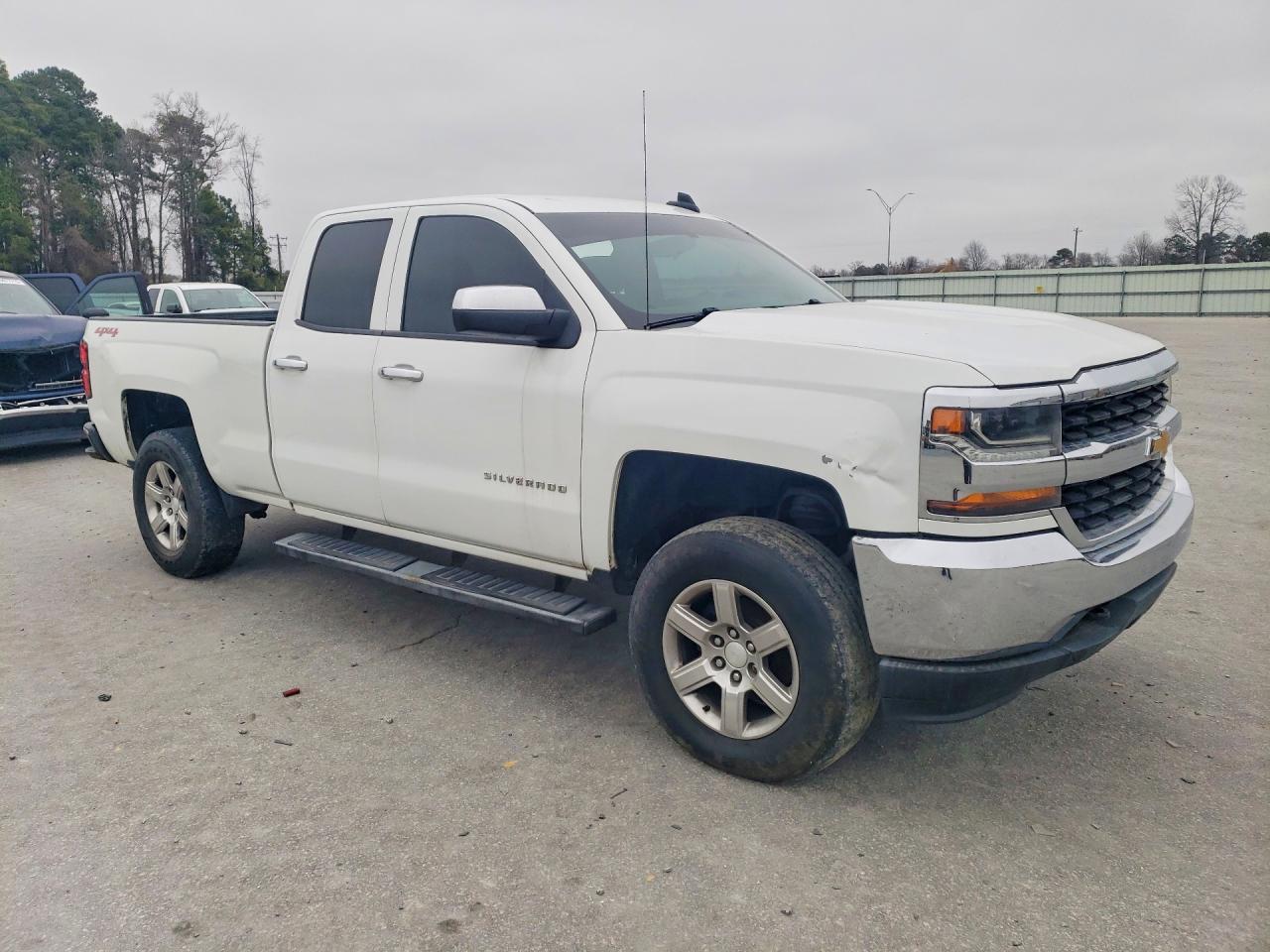 2017 CHEVROLET Silverado