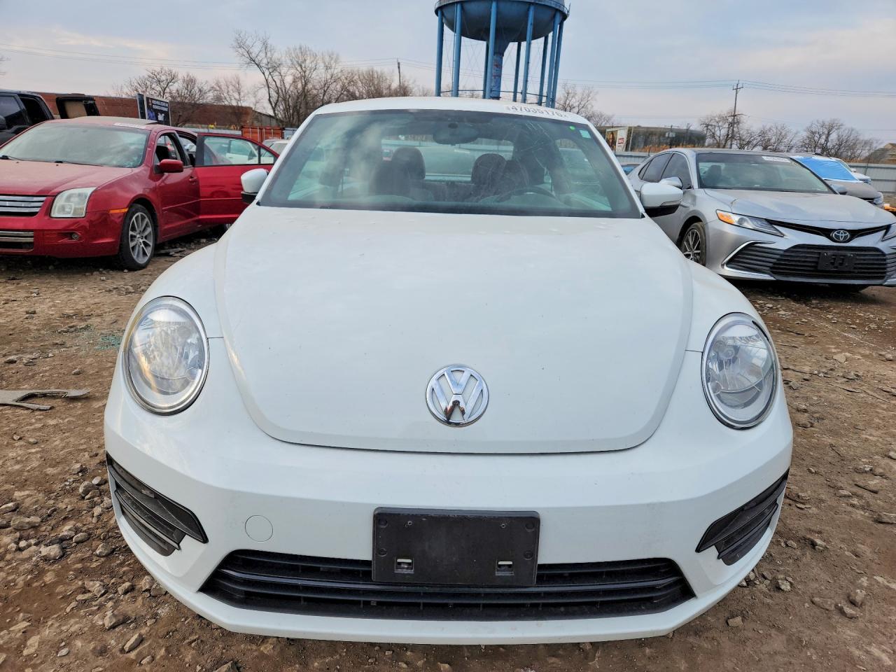2017 VOLKSWAGEN Beetle