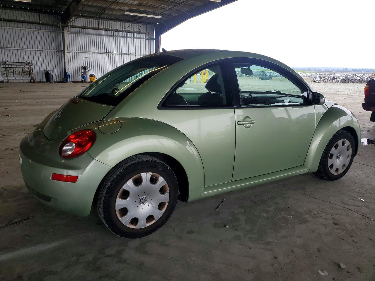 2010 VOLKSWAGEN Beetle