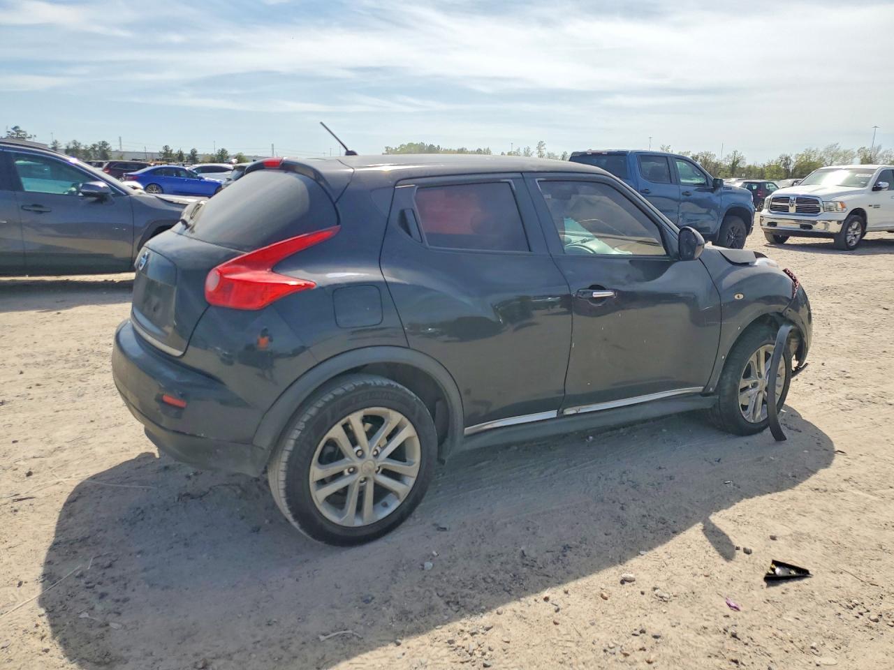 2013 NISSAN Juke