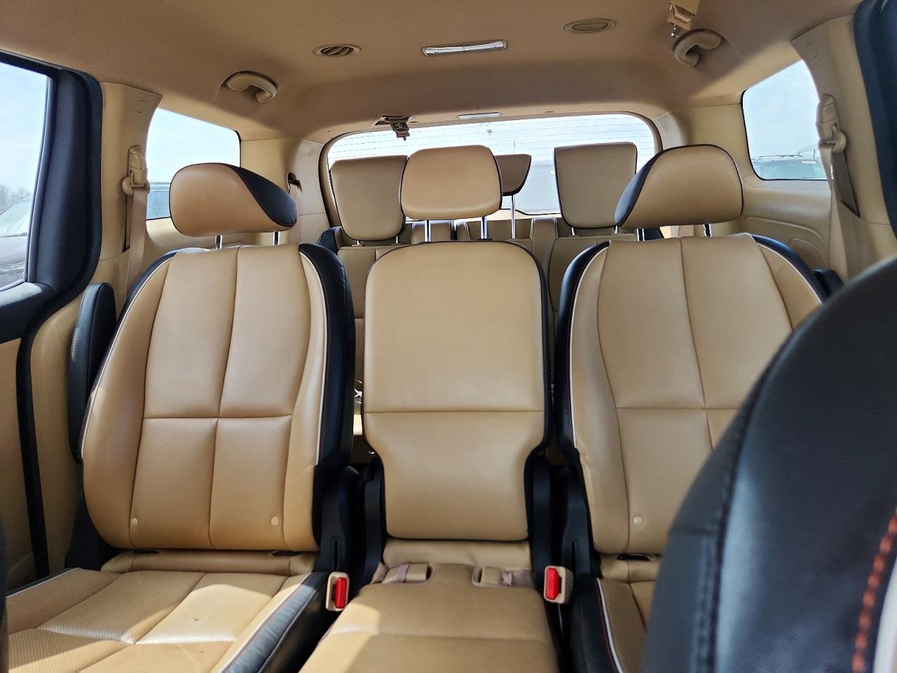 2016 KIA SEDONA