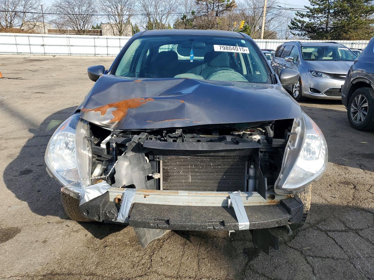 2016 NISSAN VERSA
