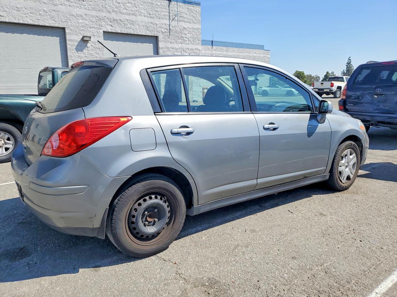 2012 NISSAN VERSA