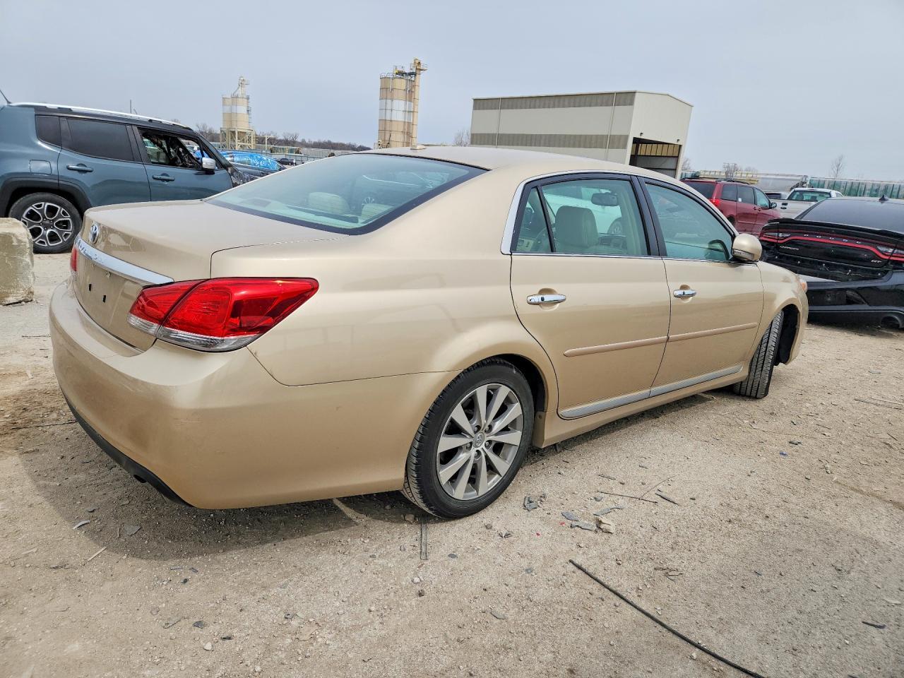 2011 TOYOTA Avalon