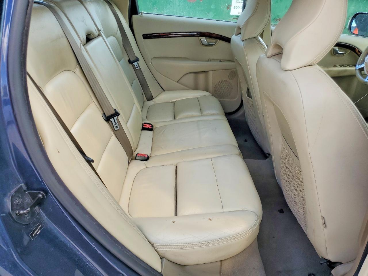 2010 VOLVO XC70