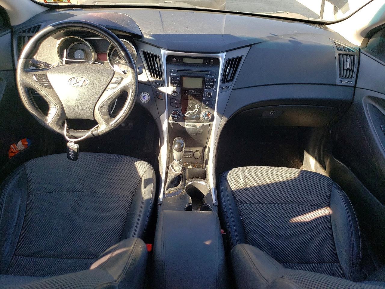 2011 HYUNDAI SONATA